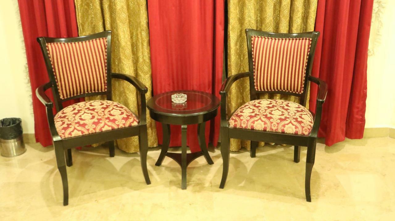 The Royal Manor Bed & Breakfast Islamabad Exterior foto
