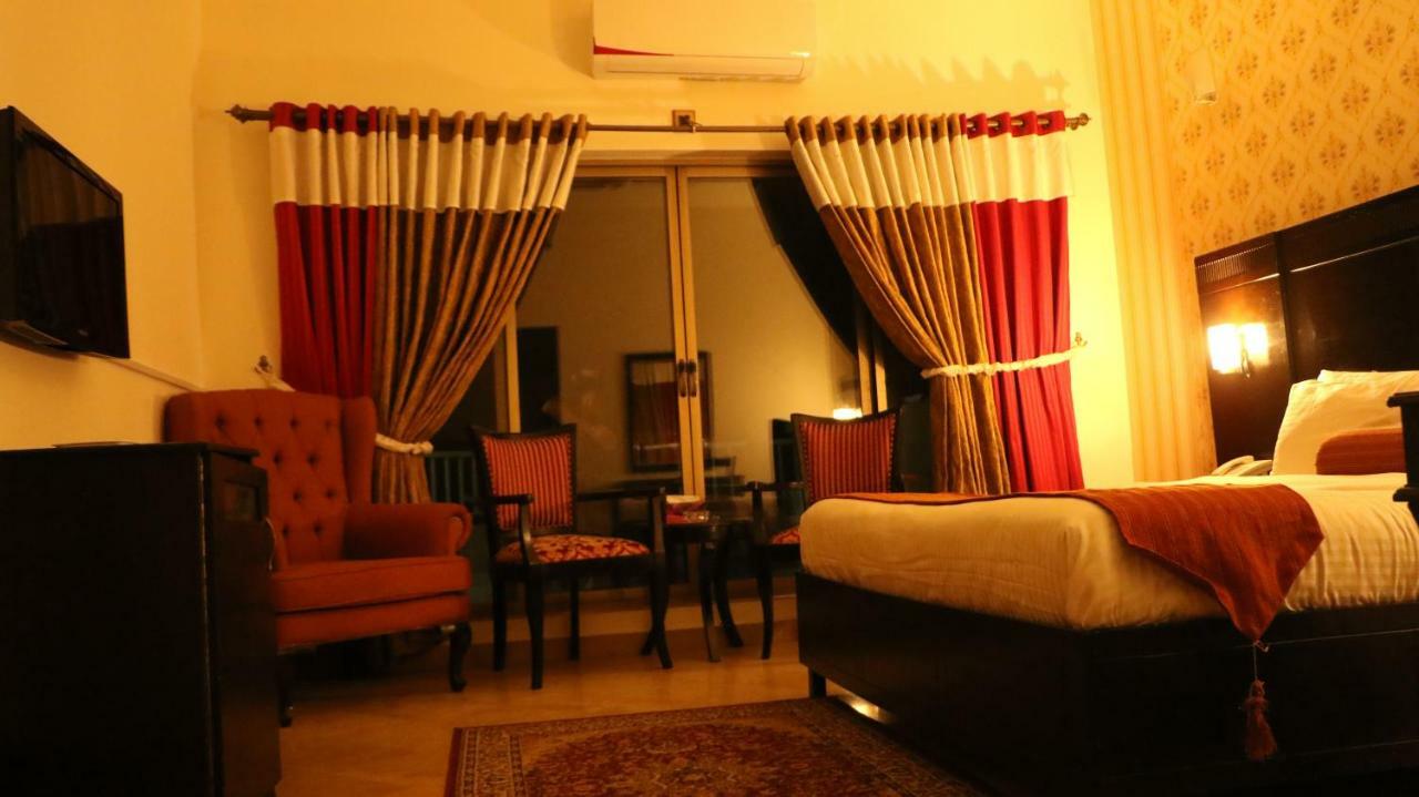 The Royal Manor Bed & Breakfast Islamabad Exterior foto